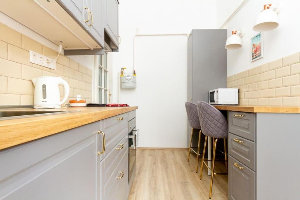 Historic Charm On Dohany Street By Newave Apartment *